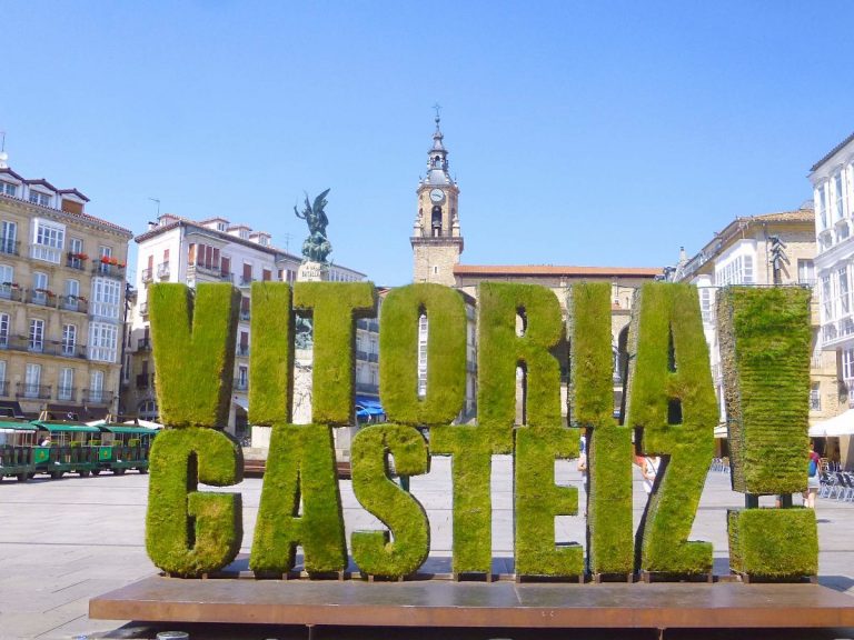 Visita Vitoria, País Vasco; una guía de viaje a la ciudad de Vitoria
