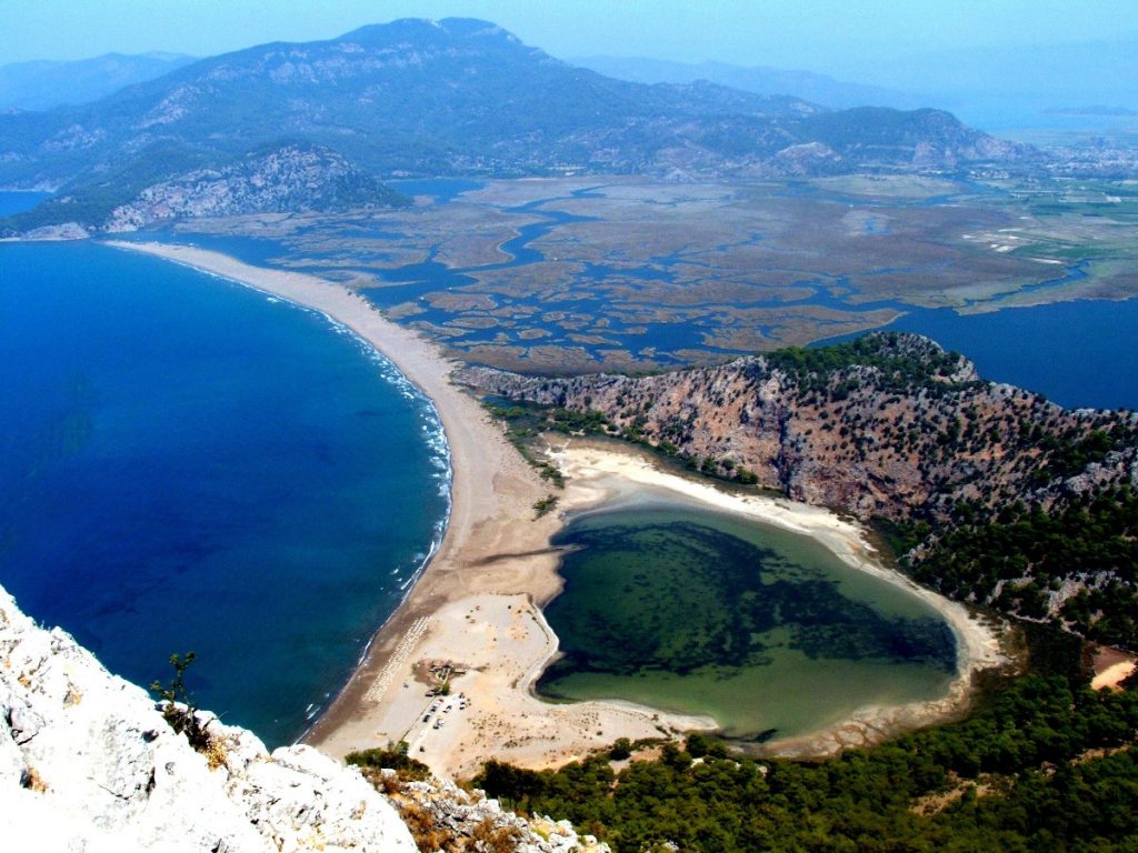Playa de Iztuzu en Dalyan, Turquía / Foto: Dilek Durgun (unsplash)