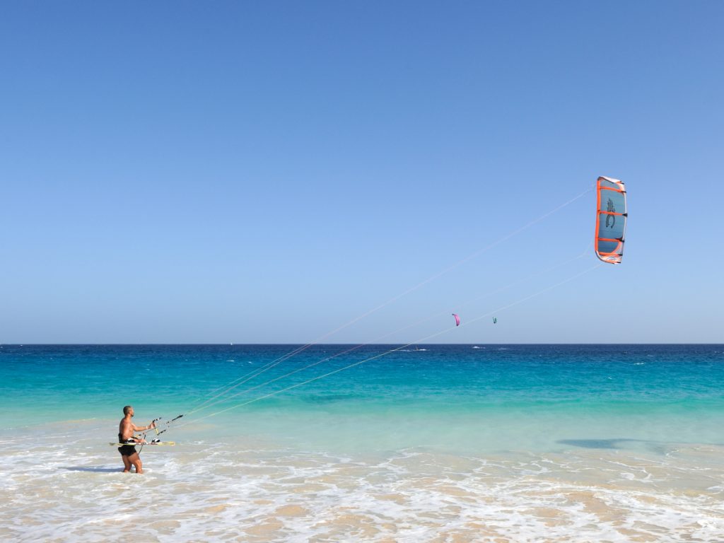 Kitesurfing en Cabo Verde / Foto: Cayambe (CC-BY-SA-3.0) Wikimedia-Commons