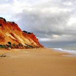 Praia da Falesia, Algarve / Foto: Subtle Awakening (unsplash)