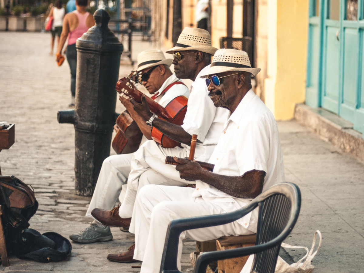 Músicos en Cuba / Foto: Ban Yido (unsplash)