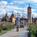 Plaza de Cervantes, Alcalá de Henares / Foto: Raimundo Pastor [CC BY-SA] Wikimedia Commons