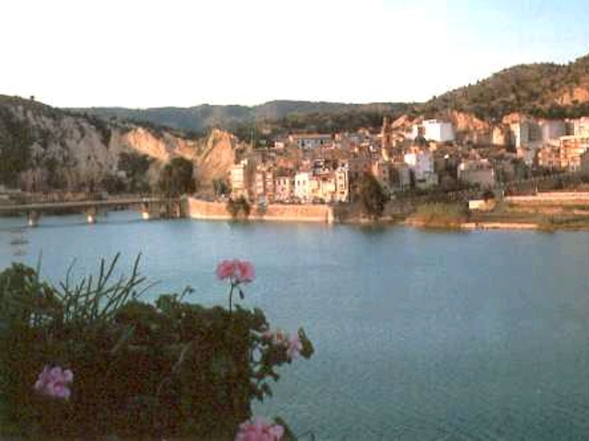 Embalse de Sitjar, Ribesalbes. Foto: Pelayo2 (Wikimedia Commons)